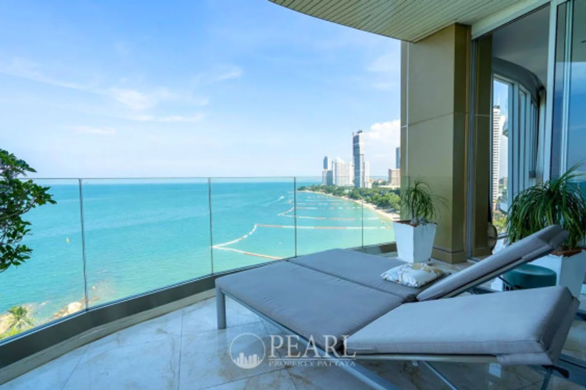 3 Bedroom Condo for Sale at The Cove Pattaya – 3 Bedrooms Condo in Na Kluae