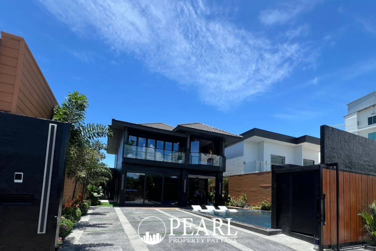 7 Bedroom House for Sale at View Point Village – 7 Bedrooms House in Bang Lamung