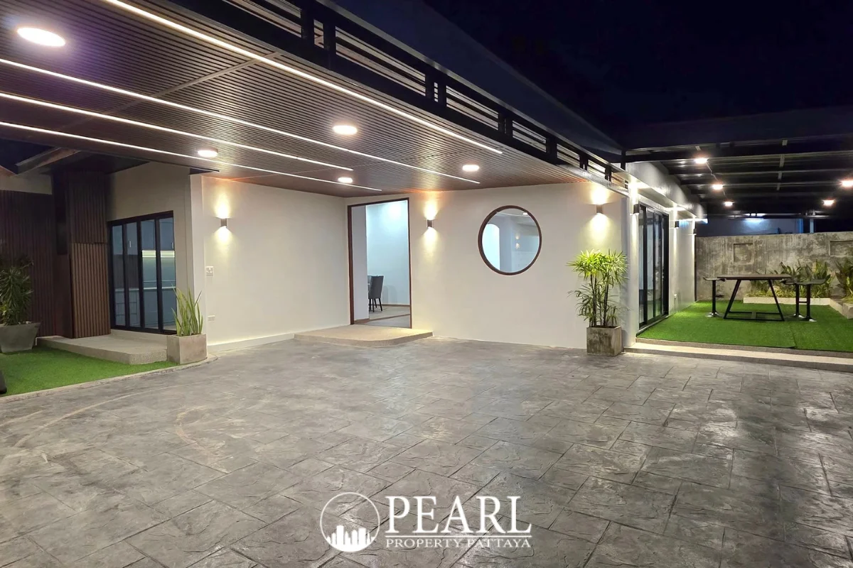 3 Bedroom Condo for Sale at Pattaya Tower – 3 Bedroom Condo in Jomtien