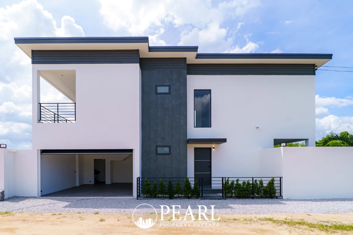 4 Bedroom House for Sale in East Pattaya – Villa/House for Sale in Pattaya