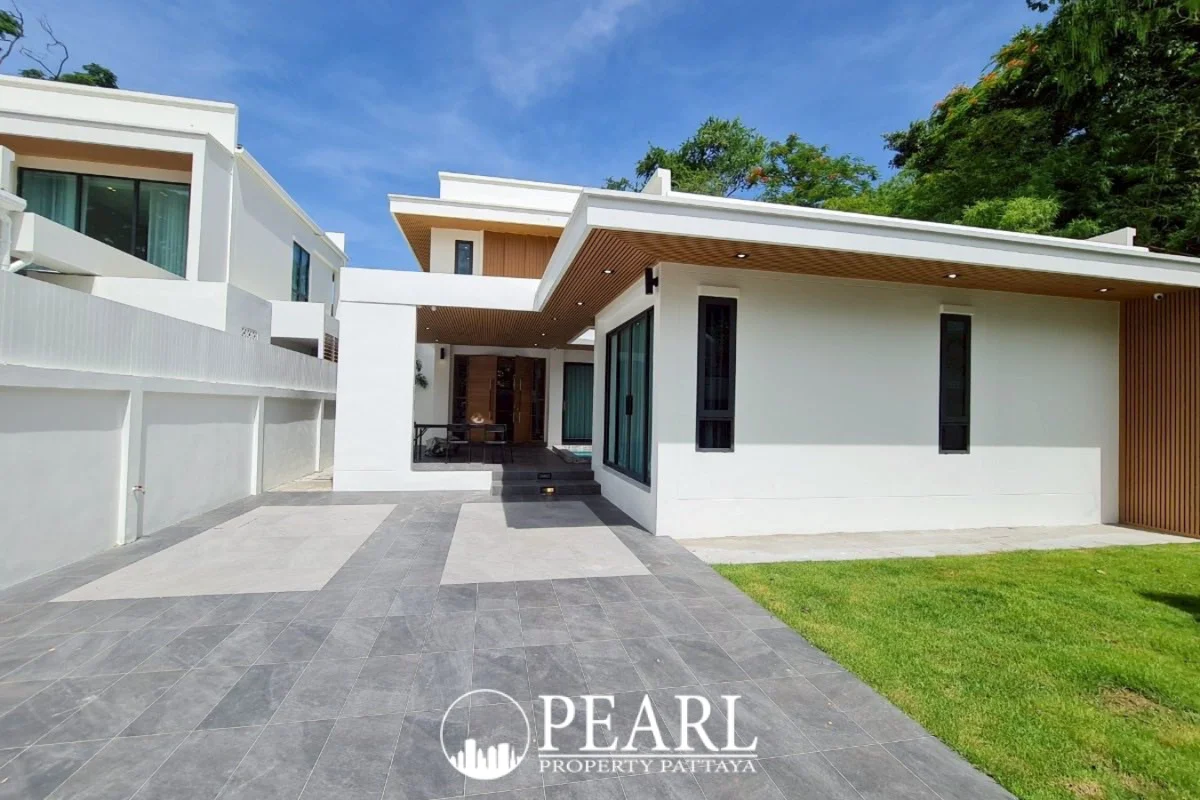 4 Bedroom House for Sale in Central Pattaya – 4 Bedrooms House in Bang Lamung