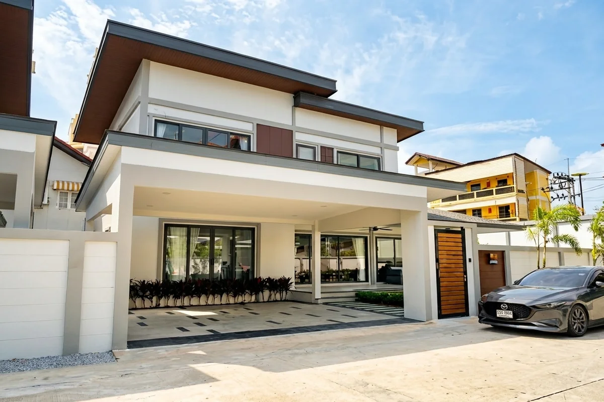 4 Bedroom House for Sale & Rent in Bang Lamung – Villa/House for Sale in Pattaya