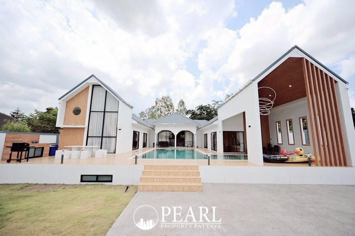 4 Bedroom House for Sale in Na Jomtien – 4 Bedrooms House in Huai Yai