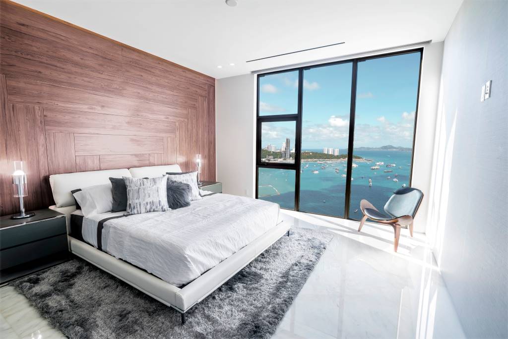 beachfront bedroom view in pattaya