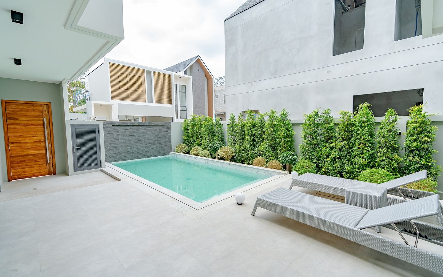 he Infini Pattaya is a property for sale in East Pattaya.