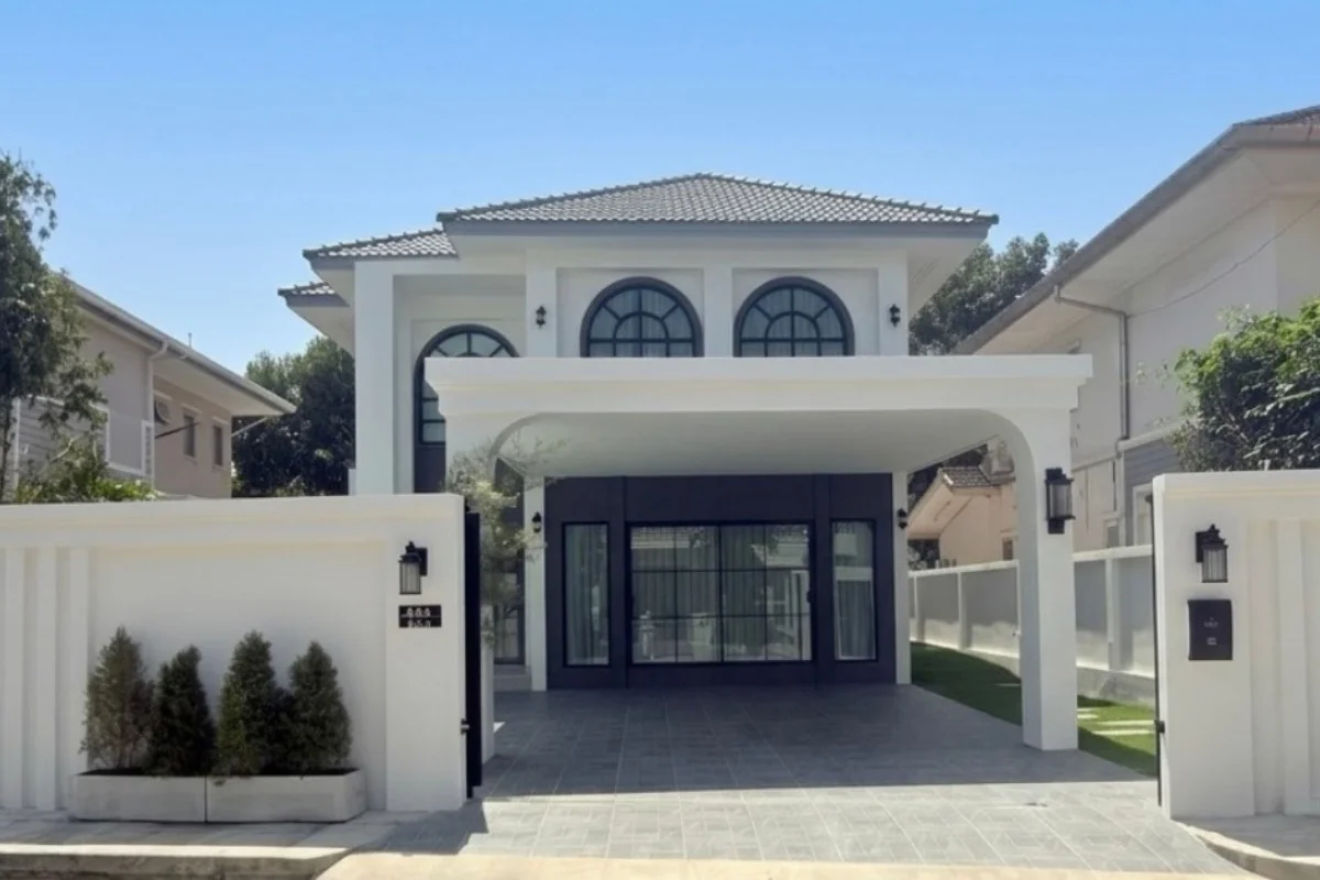 5 Bedroom House for Sale at Baan Suan Lalana – 5 Bedrooms House in Bang Lamung