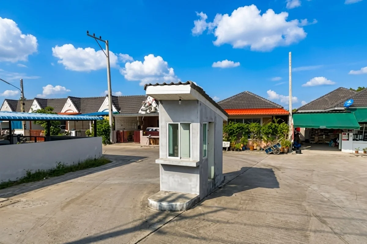Ratanakorn Village 24 – โครงการวิลล่าในBang Lamung