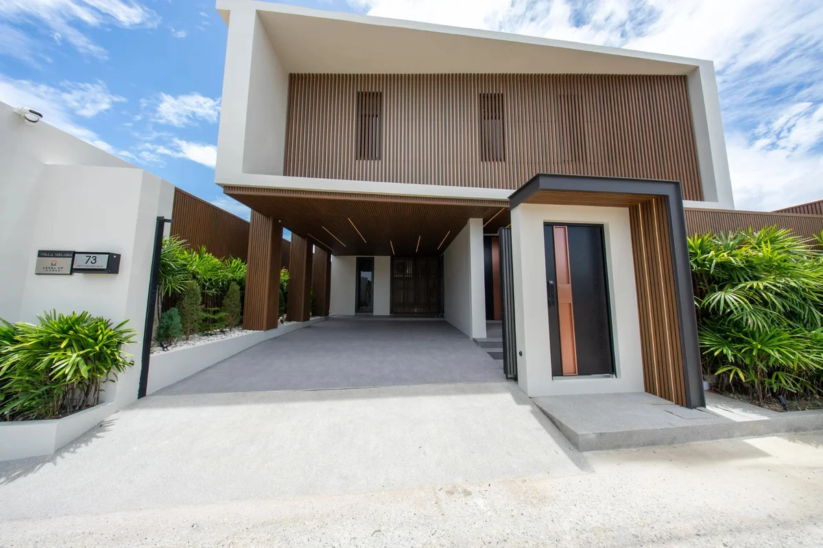 5 Bedroom House for Sale in Bang Lamung – Villa/House for Sale in Pattaya