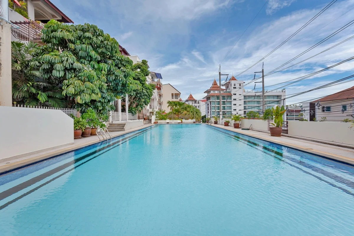 8 Bedroom House for Sale in Pratumnak Hill – Villa/House for Sale in Pattaya