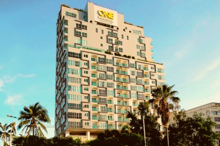 One Tower Pratumnak – โครงการคอนโดมิเนียมในPratumnak Hill