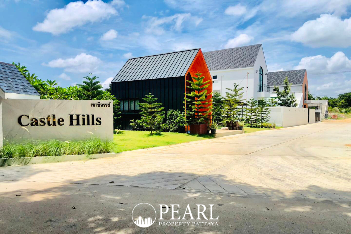 Castle Hill – โครงการวิลล่าในNa Chom Thian