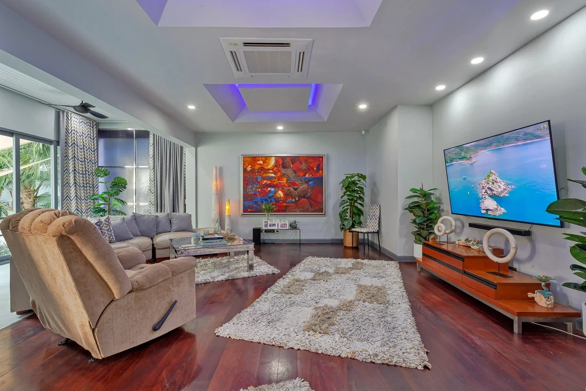 5 Bedroom House for Sale & Rent in Pratumnak Hill – Villa/House for Sale in Pattaya