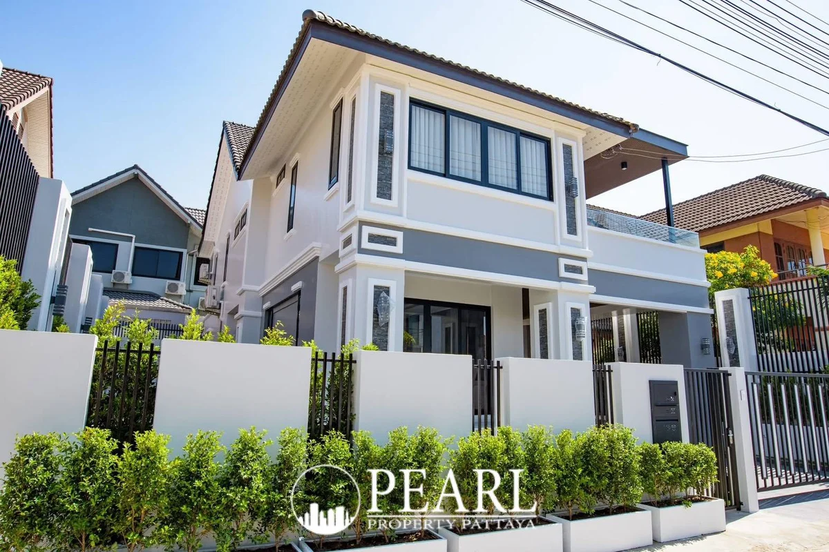 4 Bedroom House for Sale in Central Pattaya – 4 Bedrooms House in Bang Lamung