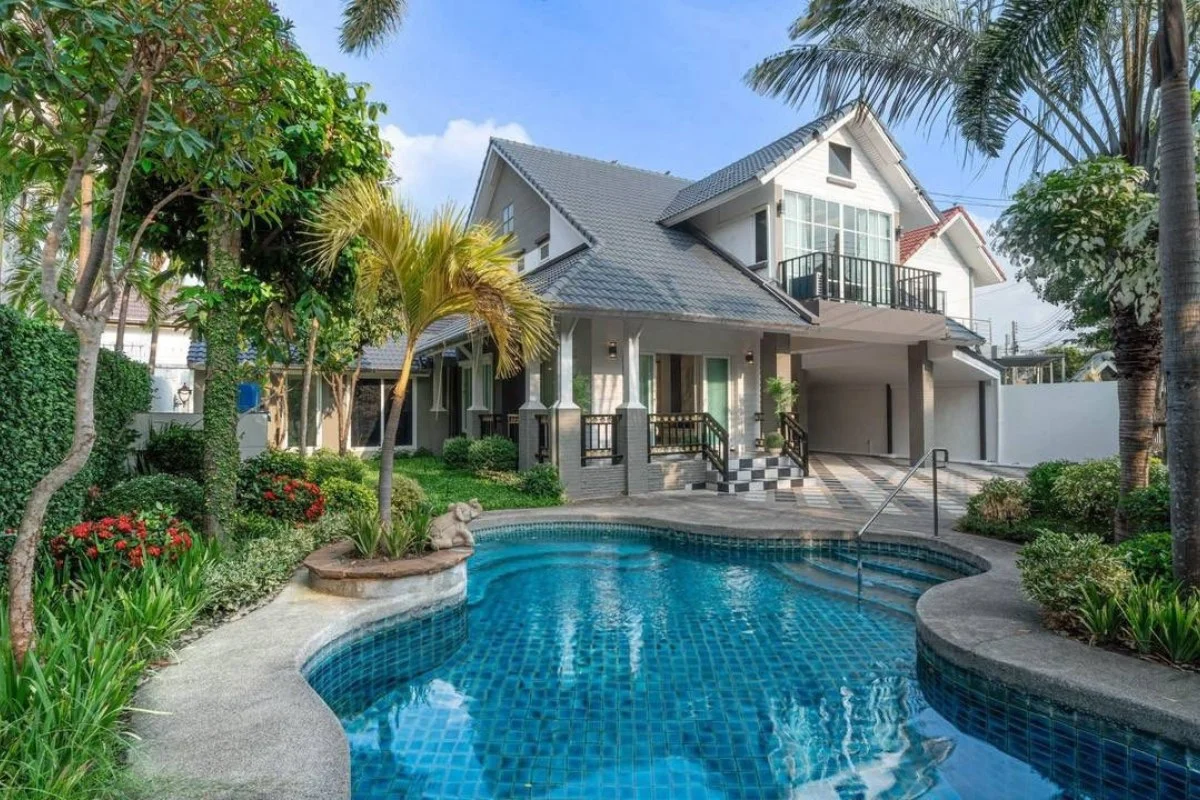 5 Bedroom House for Sale at Central Park 4 – 5 Bedrooms House in Bang Lamung