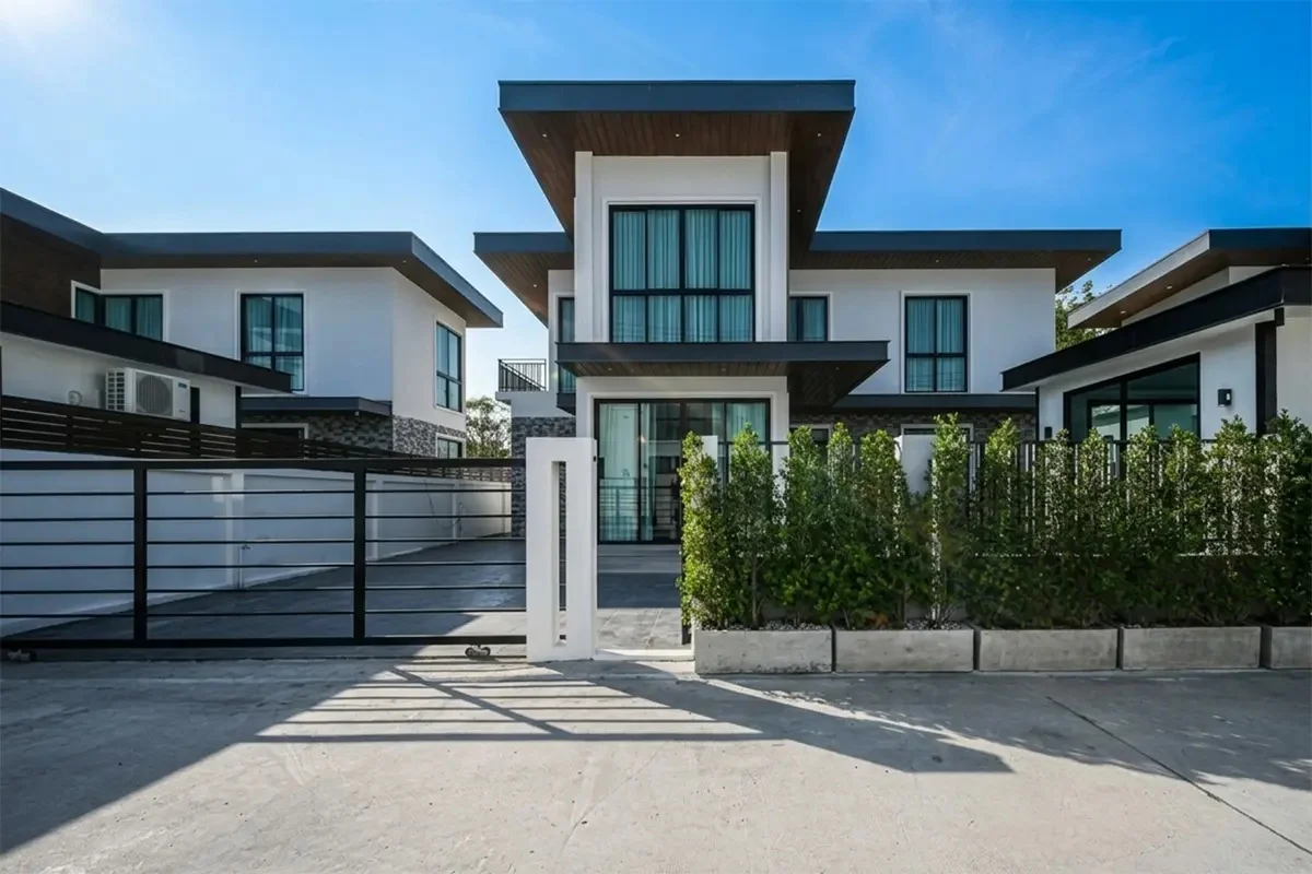Aqua Pool Villa by Vinyx Pattaya – โครงการวิลล่าในHuai Yai