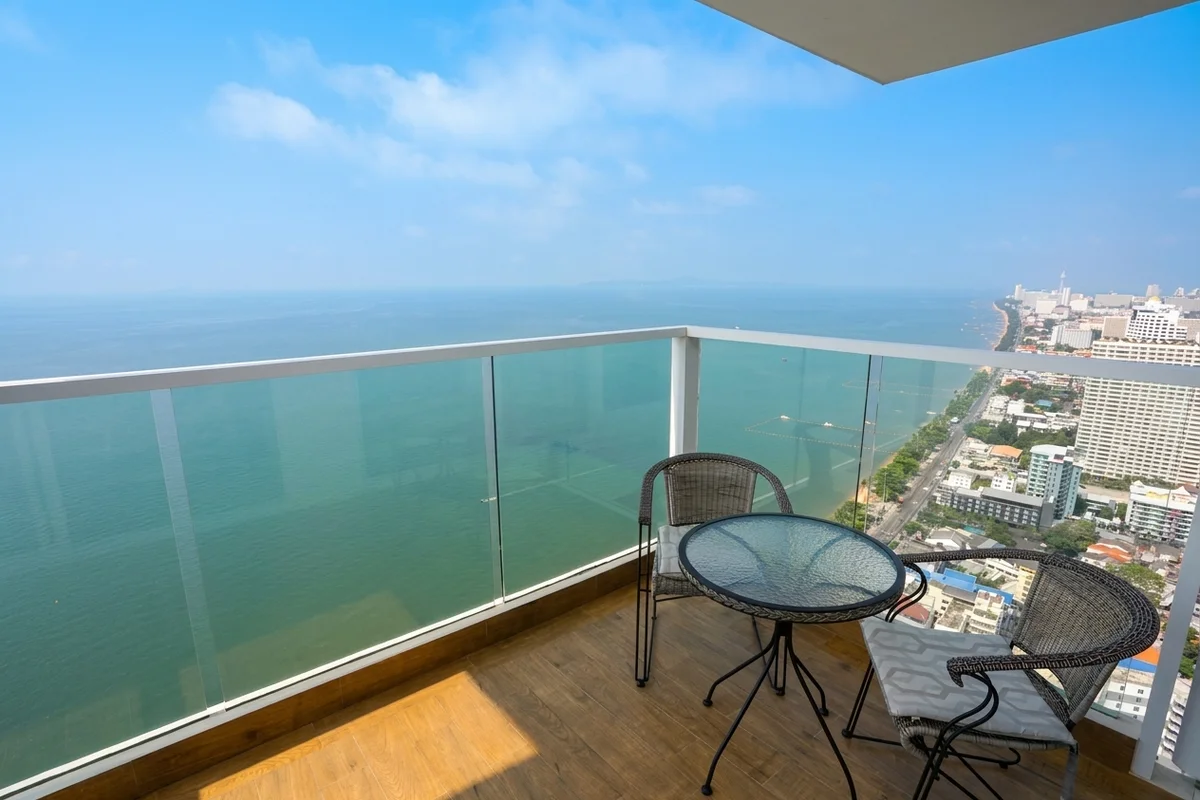 3 Bedroom Condo for Sale at Cetus Beachfront – 3 Bedroom Condo in Bang Lamung