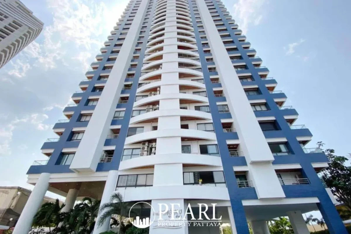 2 Bedroom Condo for Sale at Baan Haad Uthong Condominium – 2 Bedroom Condo in Pratumnak Hill